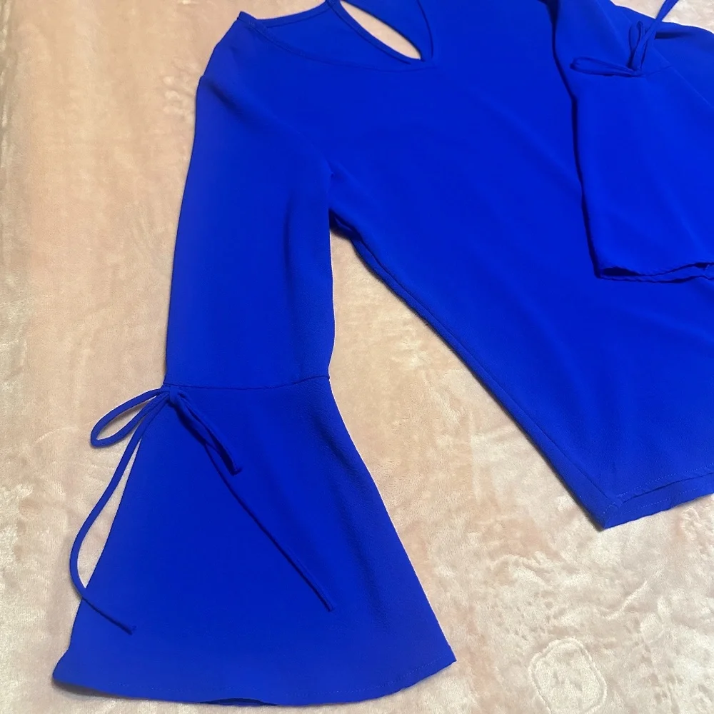 Lodys Royal Blue Blouse with Flutter Sleeves Size Small